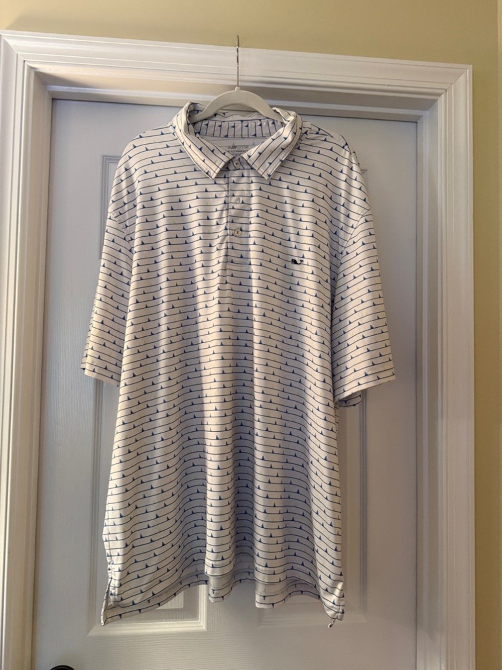 Vineyard Vines White Polo with Blue Micro-Stripe